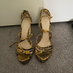 Aldo-Snake skin print- yellow and black- strap heel. Size 8